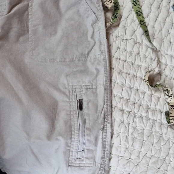 Eddie Bauer Light Tan Ripstop Cargo Pants 10 - Picture 4 of 5